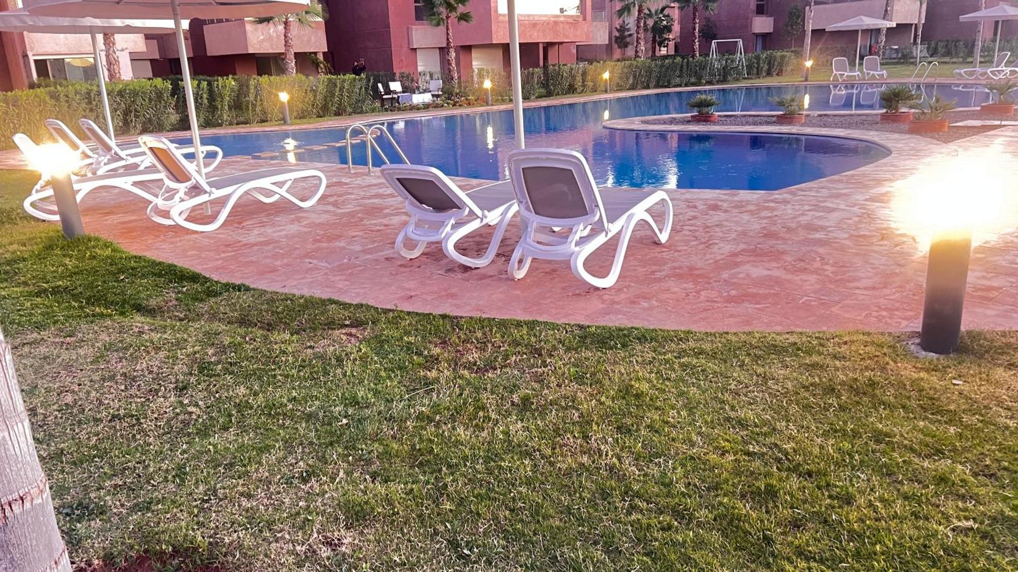 Appartement De Luxe Avec Jardin Vue Sur La Piscine Golf Securise 24H Sur 24 A 5 Minutes De L Aeroport Marraquexe Exterior foto